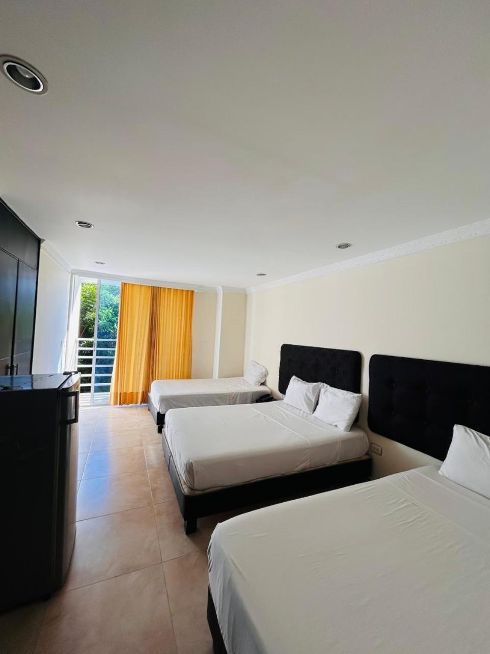 Kalina Hotel Жирардо Екстер'єр фото